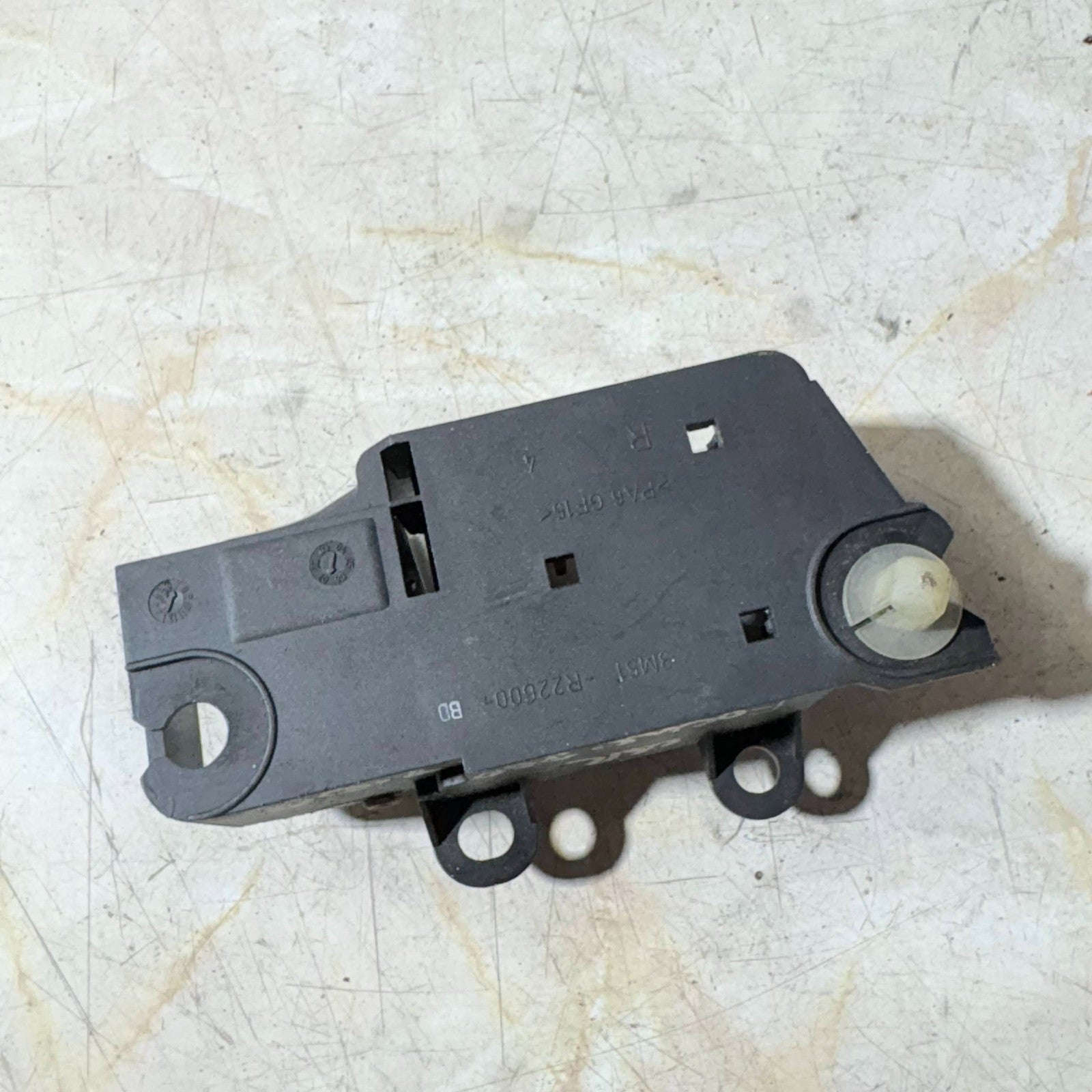 3M51R22600 DRIVER REAR INTERIOR HANDLE FOR FORD FOCUS 2007
