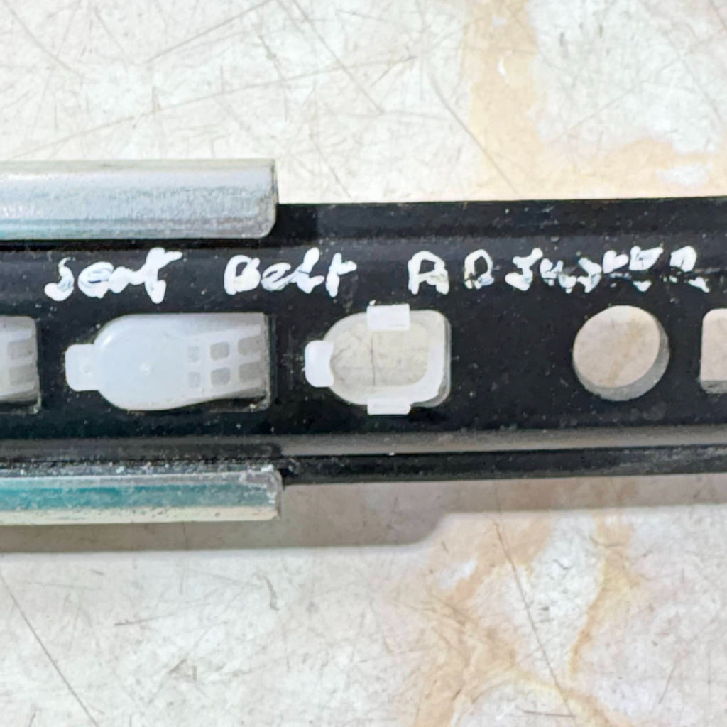 Nissan Juke F15 2010-2019 Seat Belt Height Adjuster Rail Slider B-Pillar