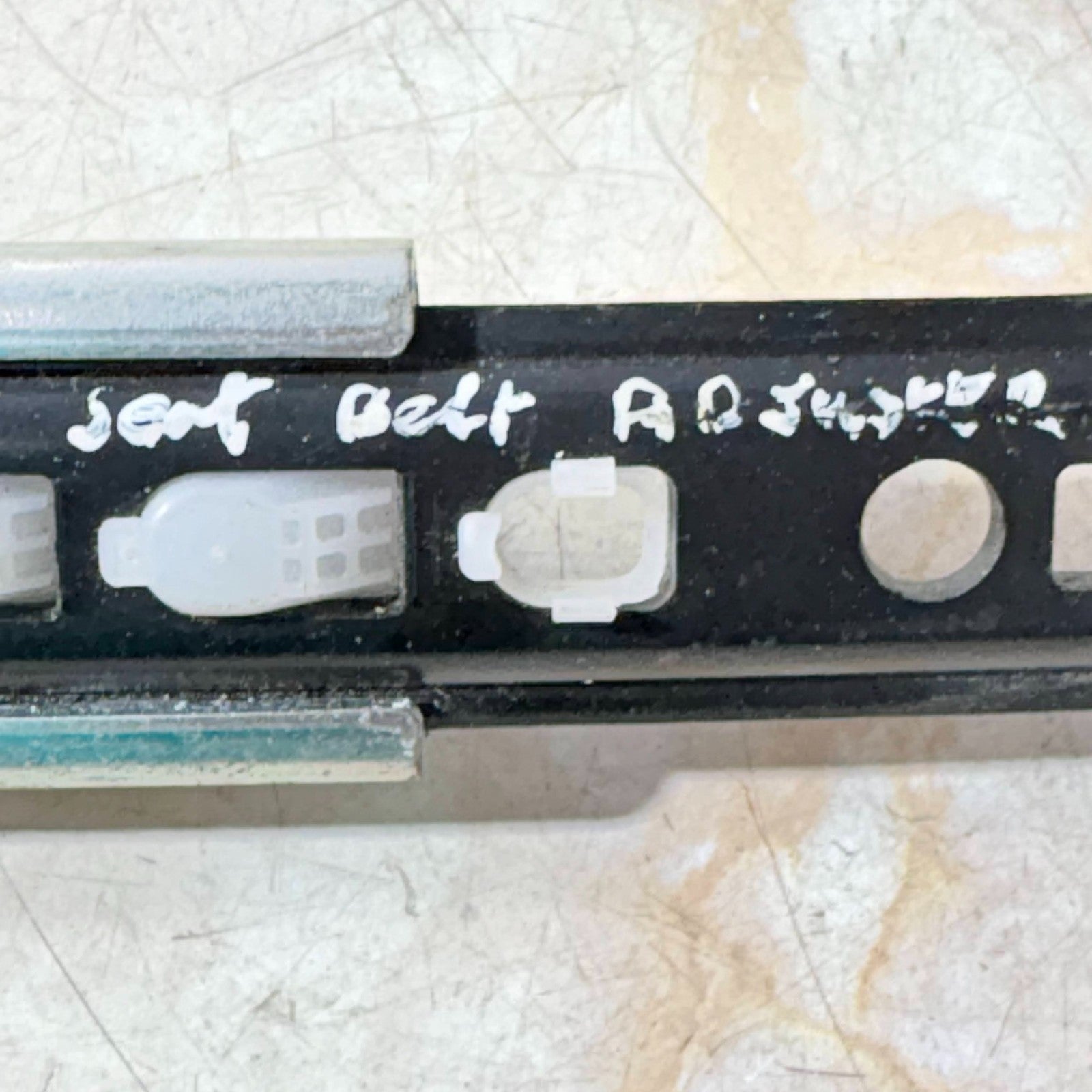 Nissan Juke F15 2010-2019 Seat Belt Height Adjuster Rail Slider B-Pillar