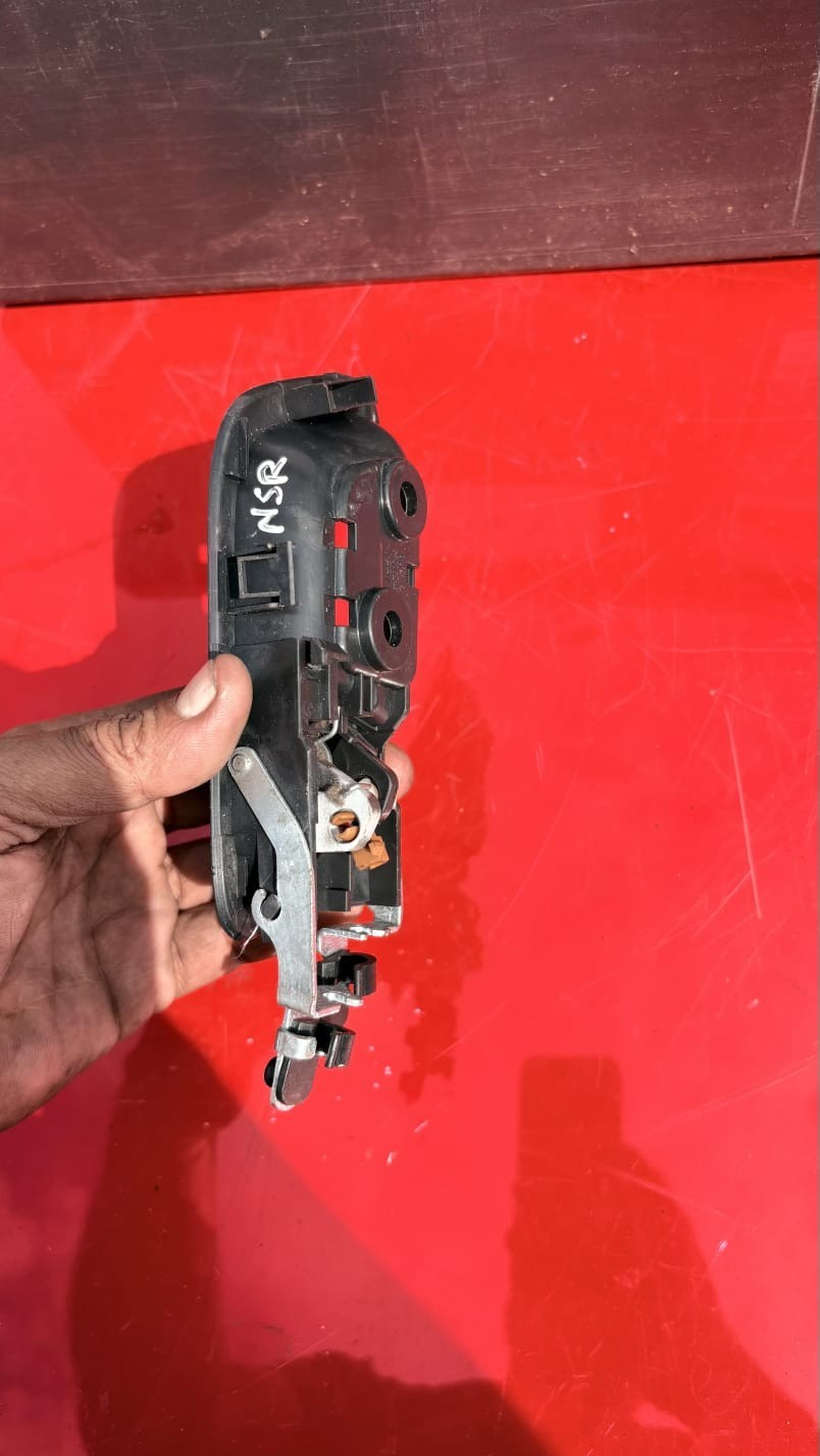 HONDA FR-V BE NSR Left Rear Internal Opening Handle 2005