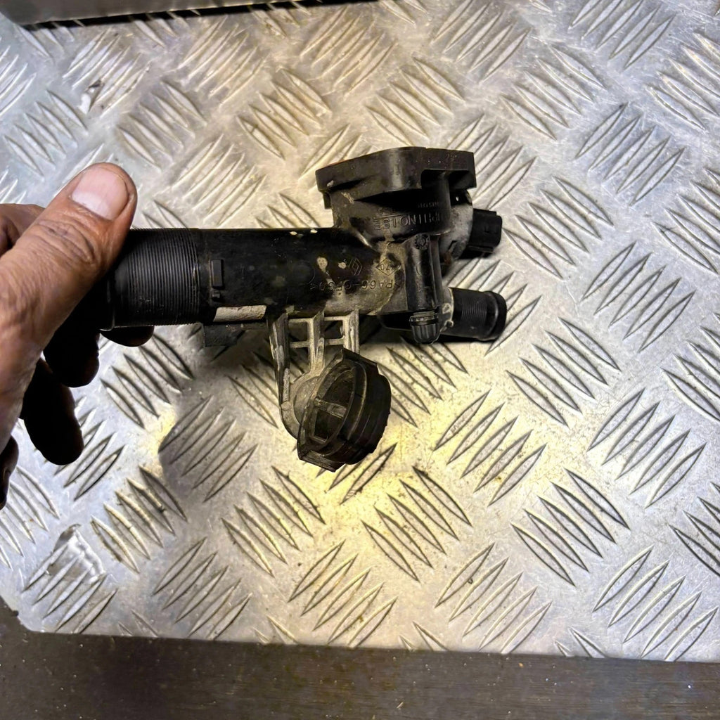 Nissan Juke 1.6 DIG-T MR16DDT 2011-2017 Coolant Thermostat Housing Outlet