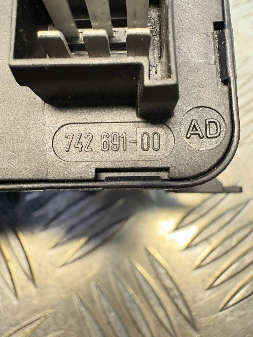 VW AUDI ŠKODA SEAT HEADLIGHT CONTROL UNIT LIGHT RELAY 5J0907357 D.-TEST CAR 2018
