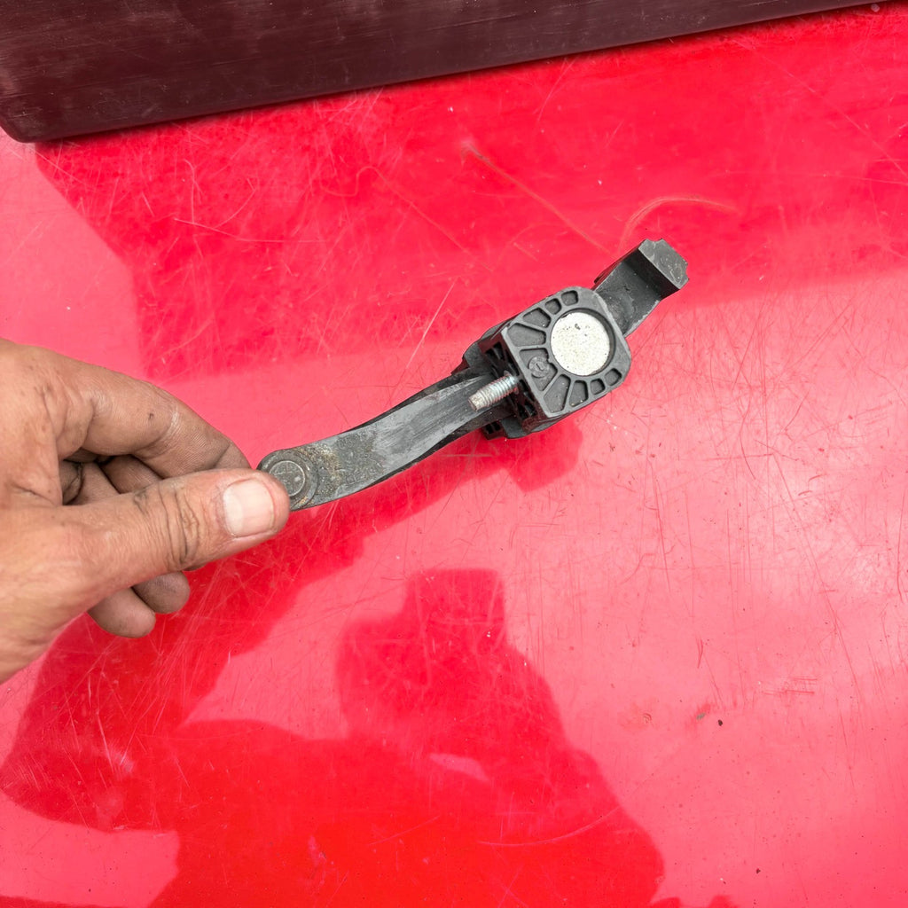VAUXHALL ASTRA 2010 DOOR CHECK STRAP REAR DRIVERS SIDE OFFSIDE RIGHT