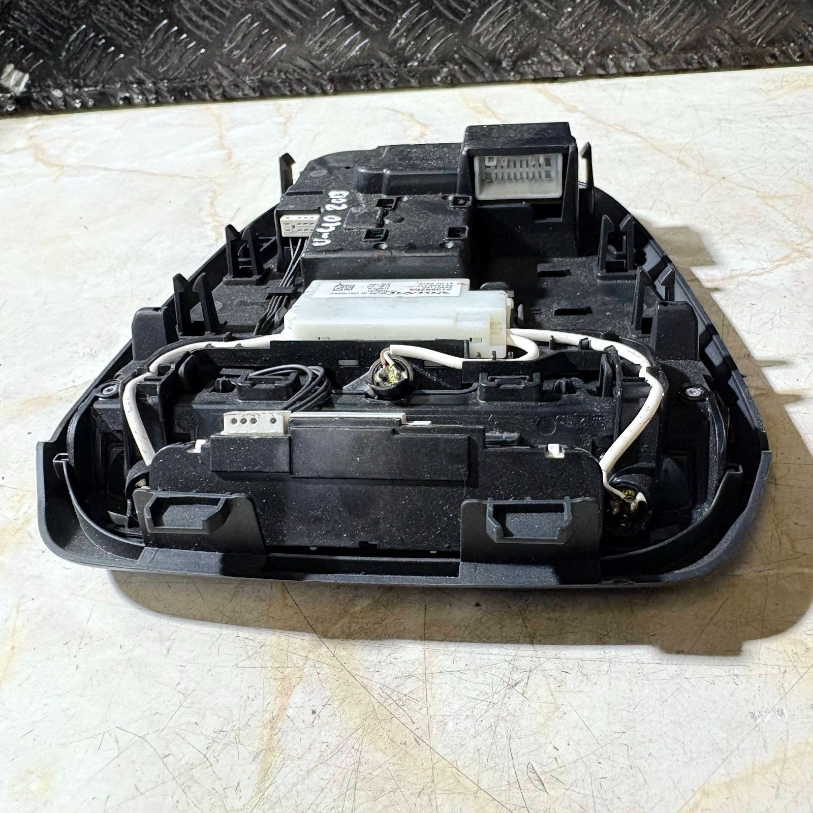 31398259 Volvo V40 5 Door 2012-2019 Front Headliner Roof Reading Light Panel