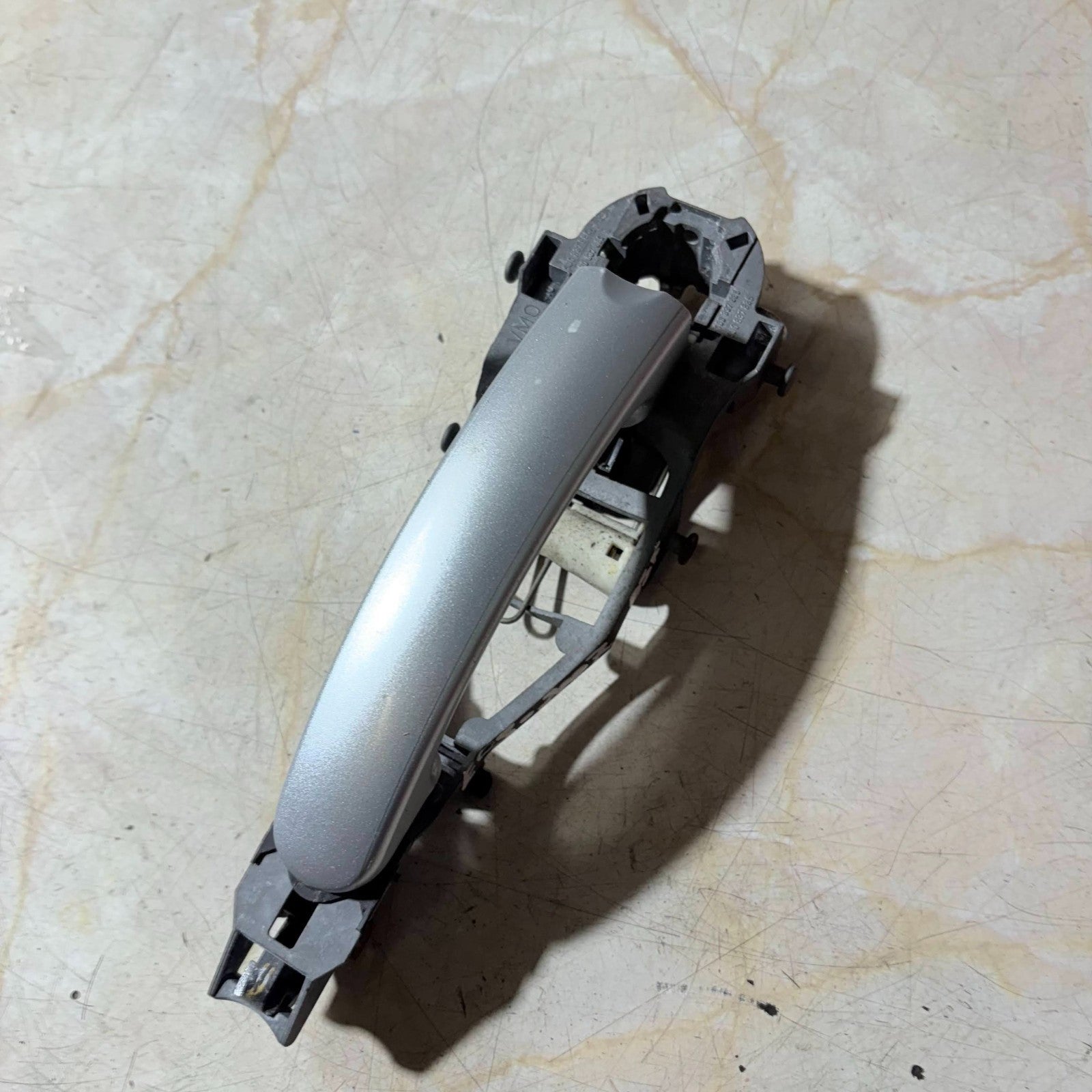 VW EOS MK1 2007 FRONT RIGHT EXTERIOR DOOR HANDLE 5J0837885