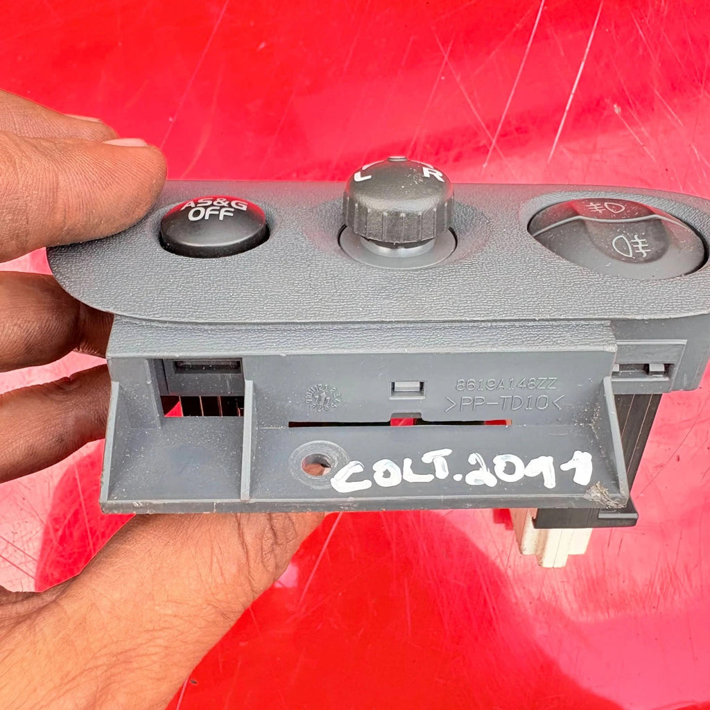 Mitsubishi Colt Mk6 Z30 CZ2 2011 Electric Mirror Switch Control 8619A148ZZ