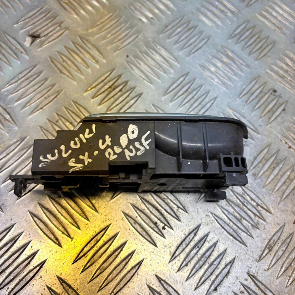 Suzuki Sx4 Mk1 2000 Left Passenger Front Side Inner Door Handle