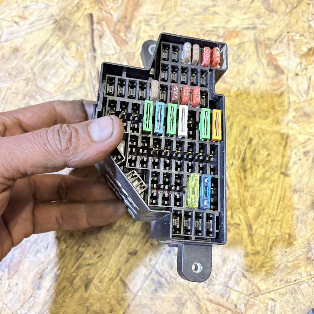 SEAT LEON FR 2005-2012 FUSE BOX