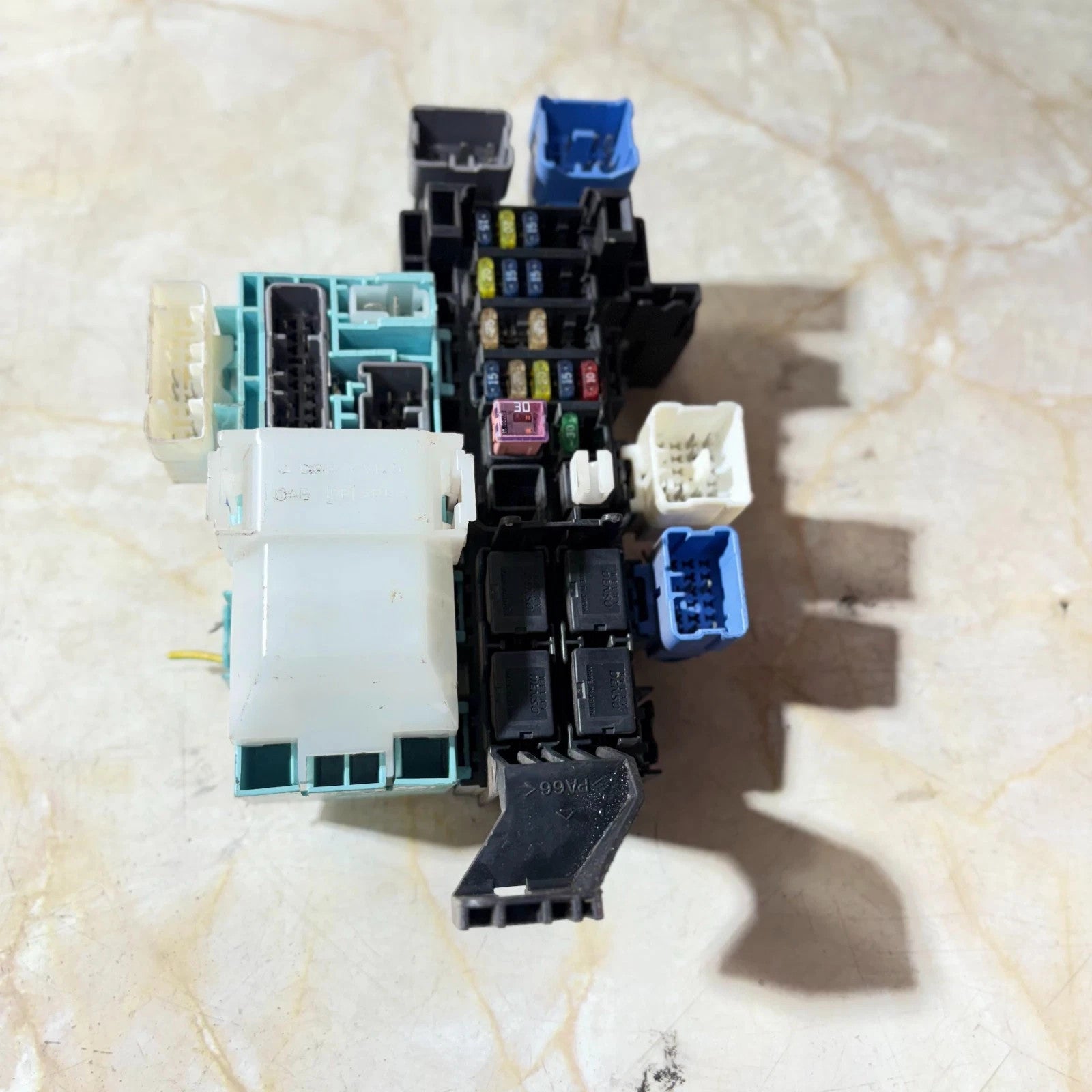 Suzuki Grand Vitara1998-2003 Under Dashboard Fuse box