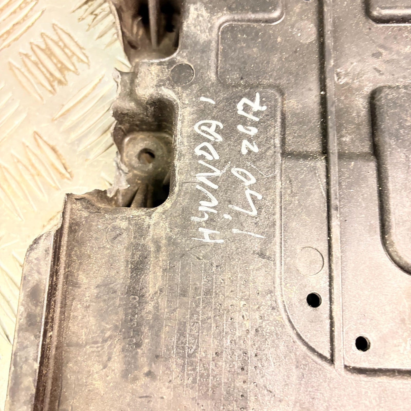 Hyundai I40 2011 to 2017 Battery Tray 371503Z000