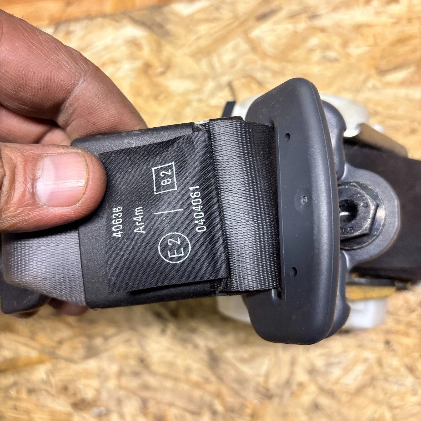 Renault Clio MK3 X85 2005-2012 Rear Centre Seat Belt 0404061 8200683944 TRW
