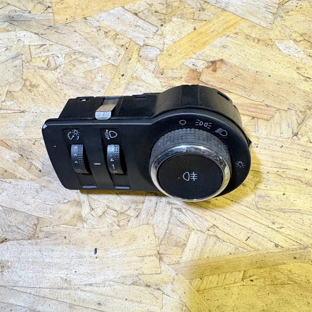 Vauxhall Astra J Headlight Fog Light Switch Controls Buttons 13268697 Mk6 10-15