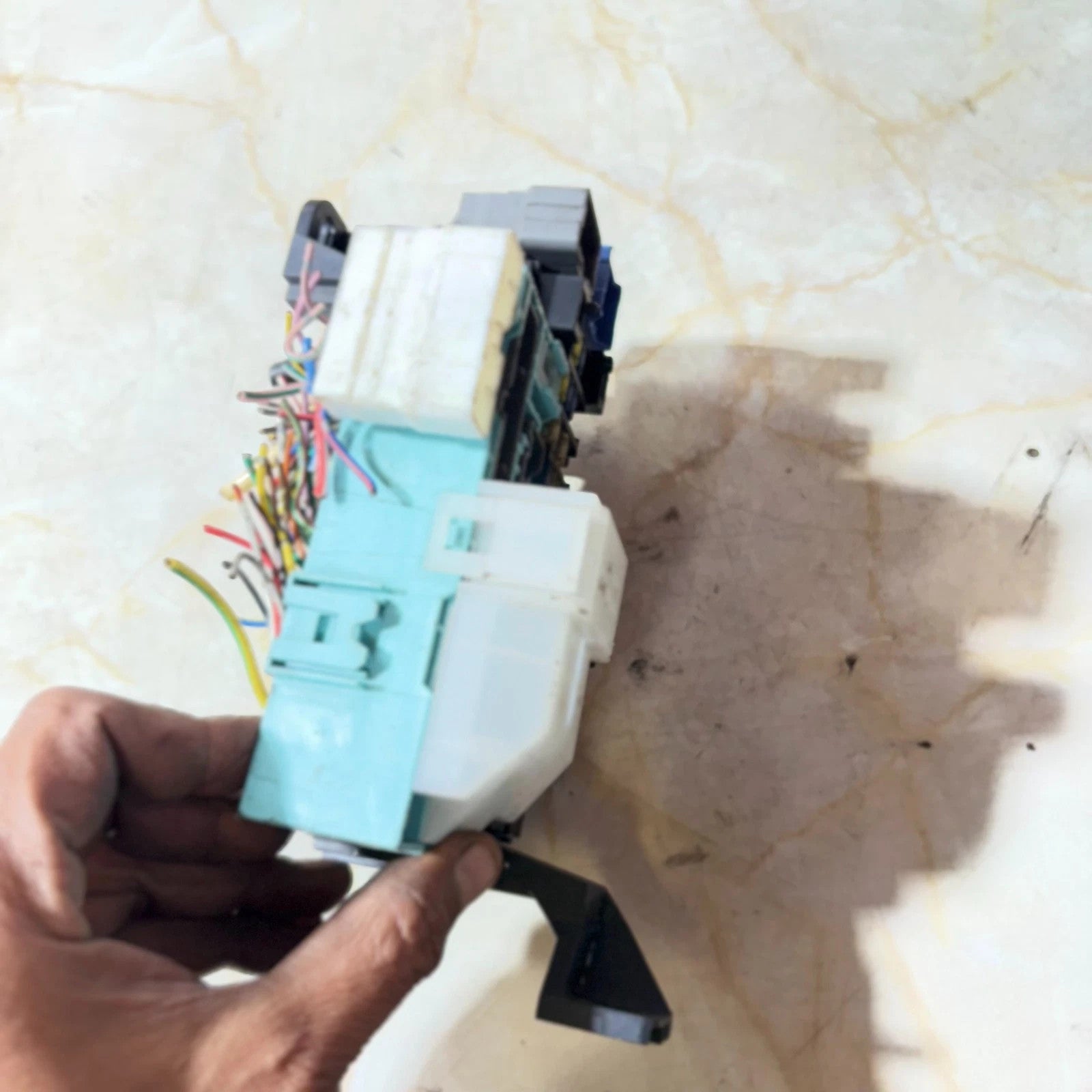 Suzuki Grand Vitara1998-2003 Under Dashboard Fuse box