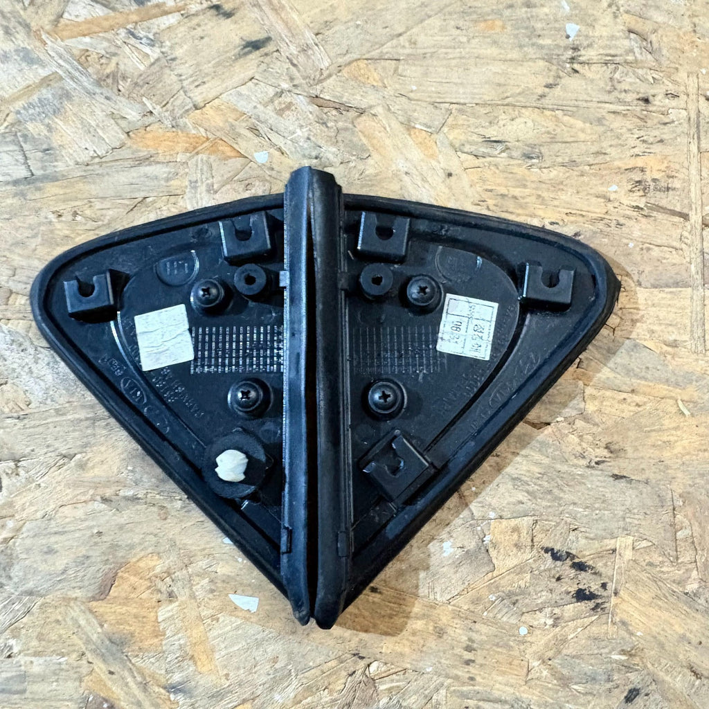 Kia Sportage Mk4 QL 2016-2021 Wing Mirror Triangle Trim 86180-D9000