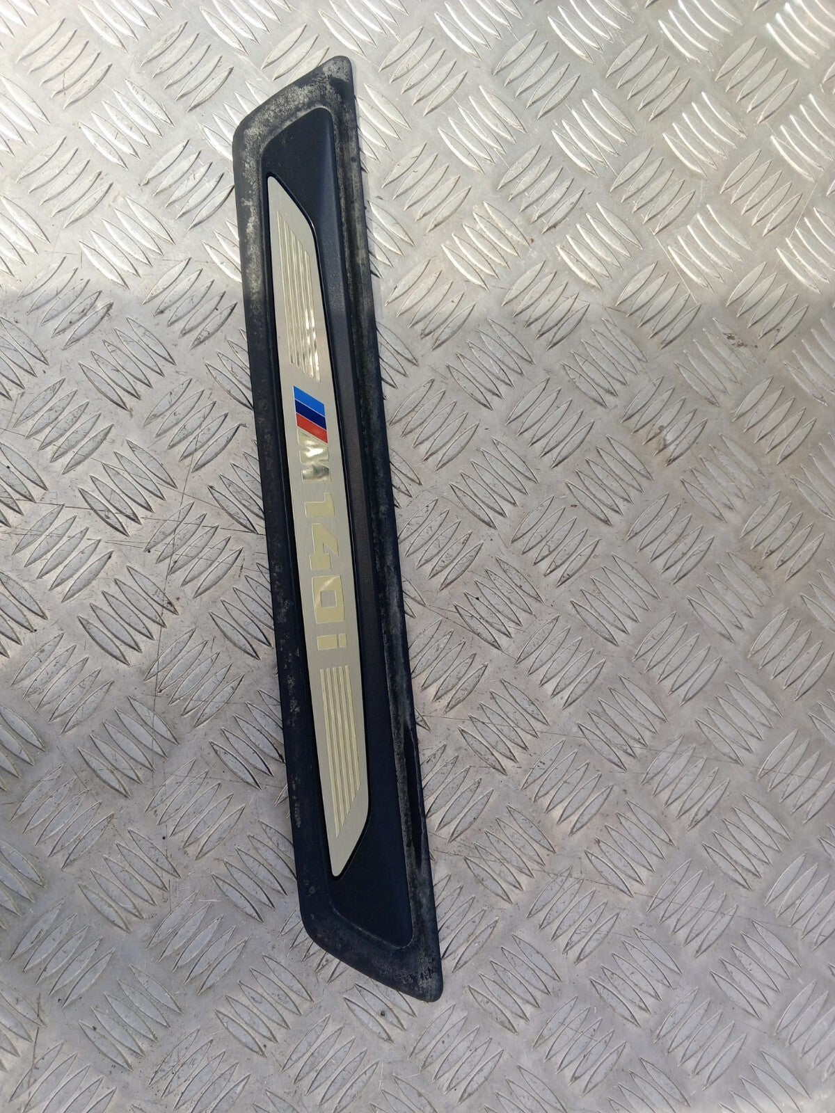 2012-2019 BMW 1 SERIES M140i FRONT DRIVERS SIDE DOOR SILL TRIM 7289218-258918-10