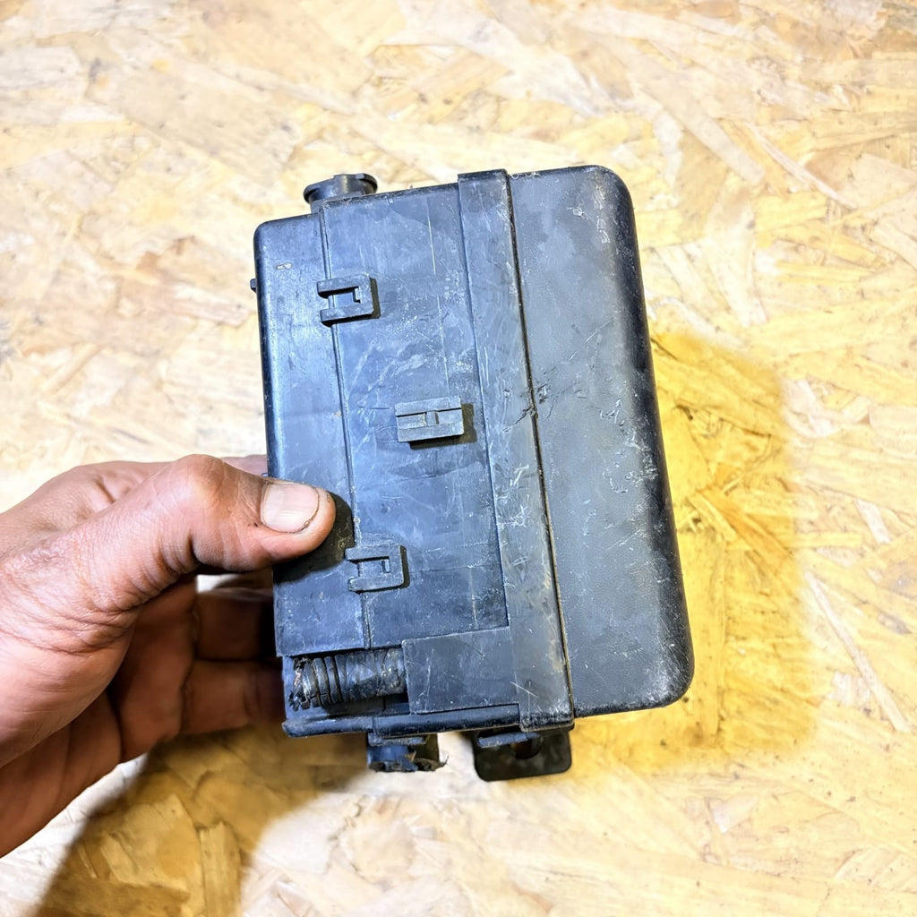 0K53A67BX1 Kia Sorento Carnival MK1 Engine Bay Main Fuse Relay Box Module OEM