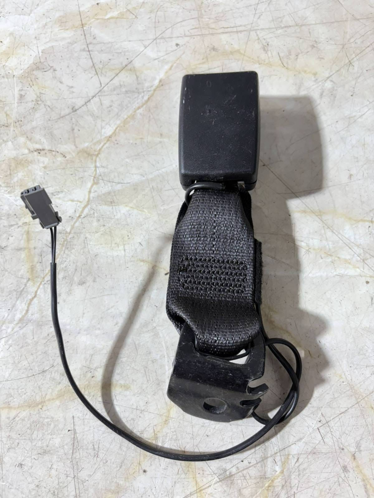 VAUXHALL CORSA E 2014-2019 REAR CENTRE MIDDLE SEAT BELT BUCKLE CLIP