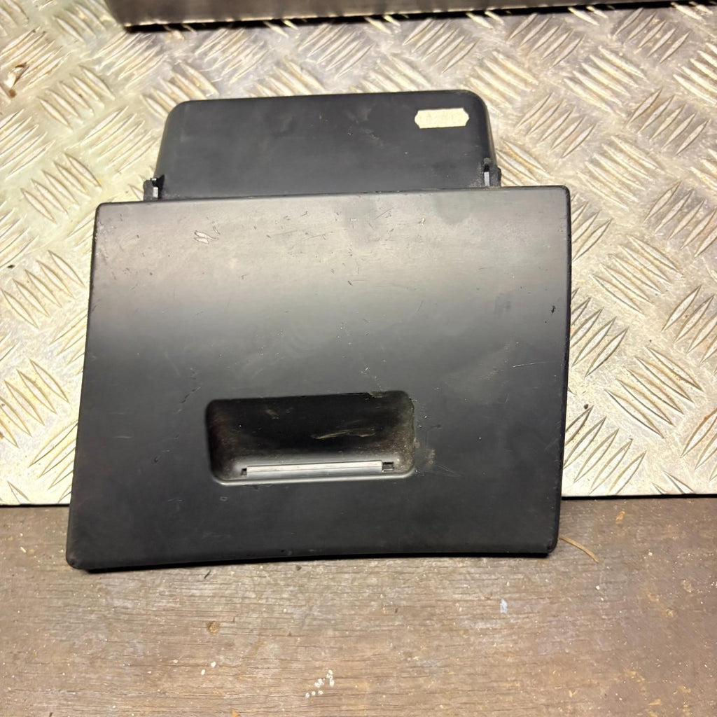 BMW 3 SERIES 320 Ci GLOVE BOX LID DOOR DRIVER SIDE FRONT