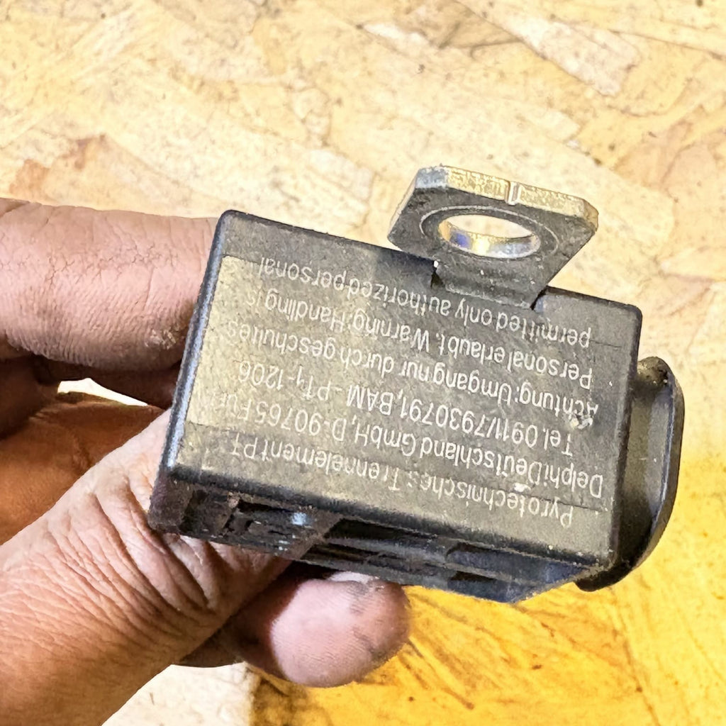 AUDI Q5 8R Relays D-90765 18275100 091321