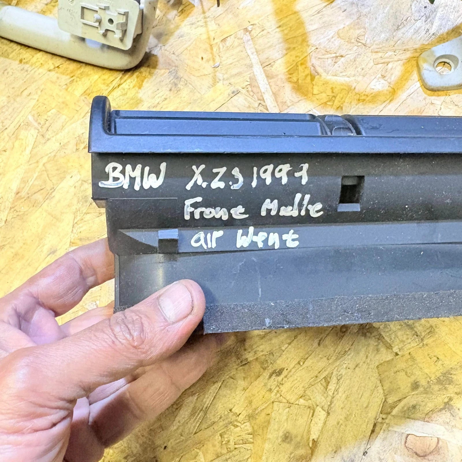 BMW Z3 1995-2002 DASHBOARD AIR VENT FRONT CENTRE MIDDLE