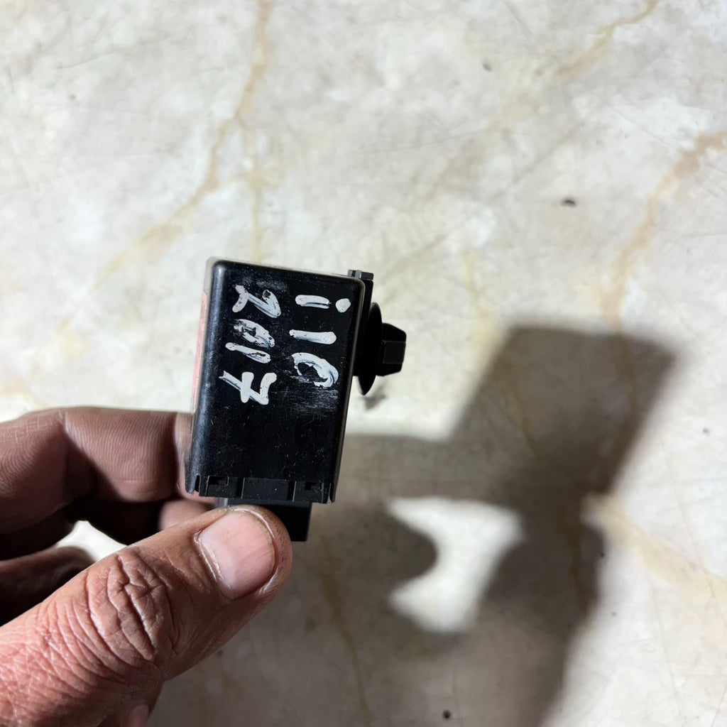 HYUNDAI i10 SE MK2 2013-2019 STOP SIGNAL MODULE RELAY 95240-3T200