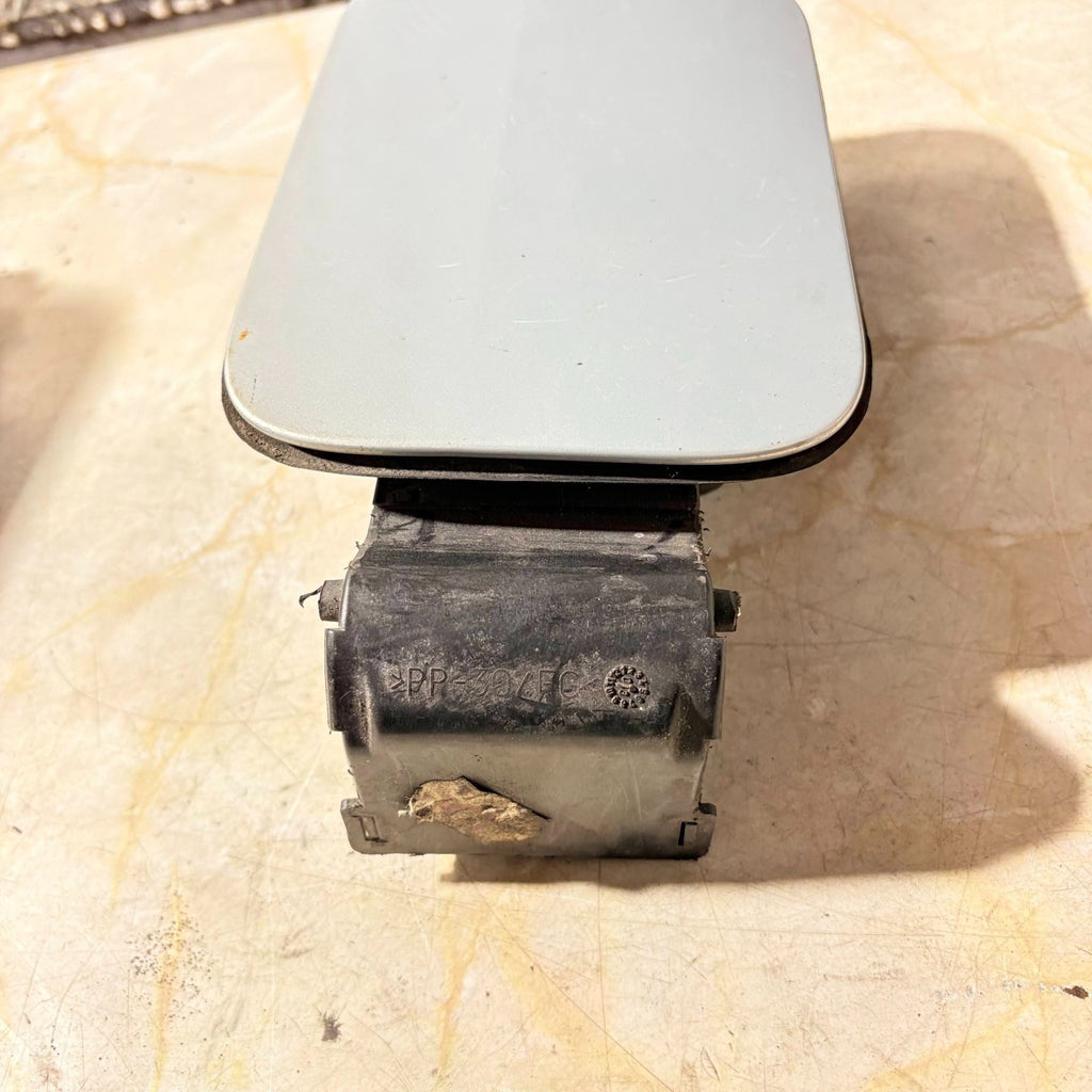 Renault Scenic 2004 Fuel Cap Tank Flap Tank Cap 8200139543