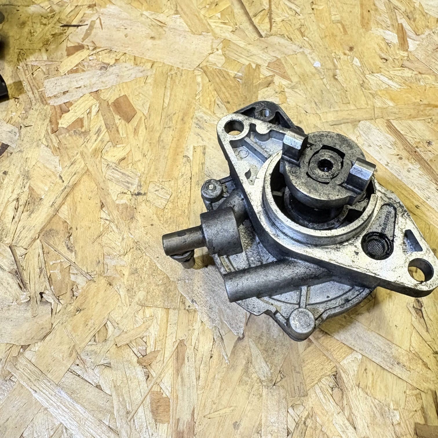 VAUXHALL CORSA D VACUUM PUMP 73501167 1.3CDTI 2010
