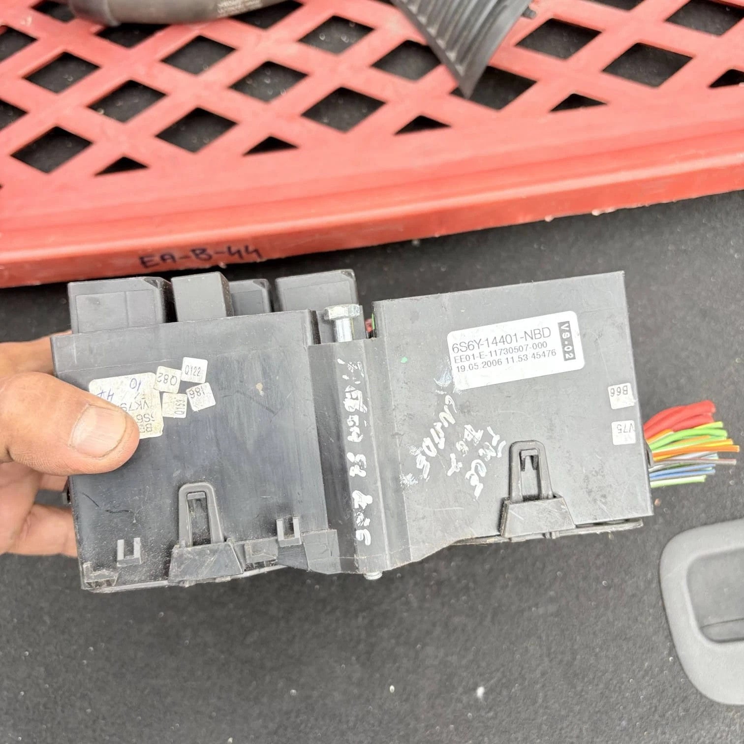 Ford Fiesta 2002-2008 Mk5 FUSE BOX 6S6Y14401