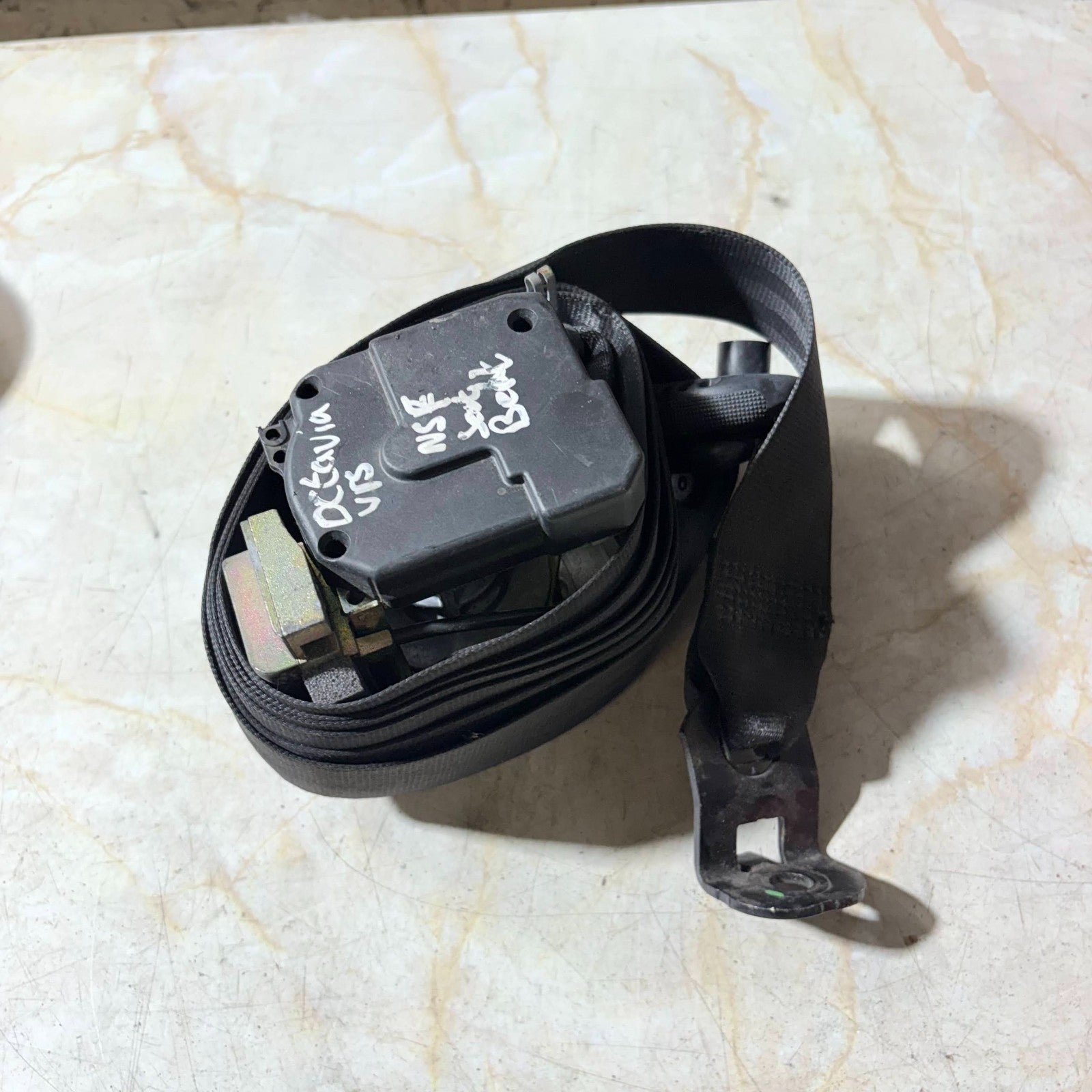 SKODA OCTAVIA VRS SEAT BELT FRONT LEFT PASSENGER SIDE