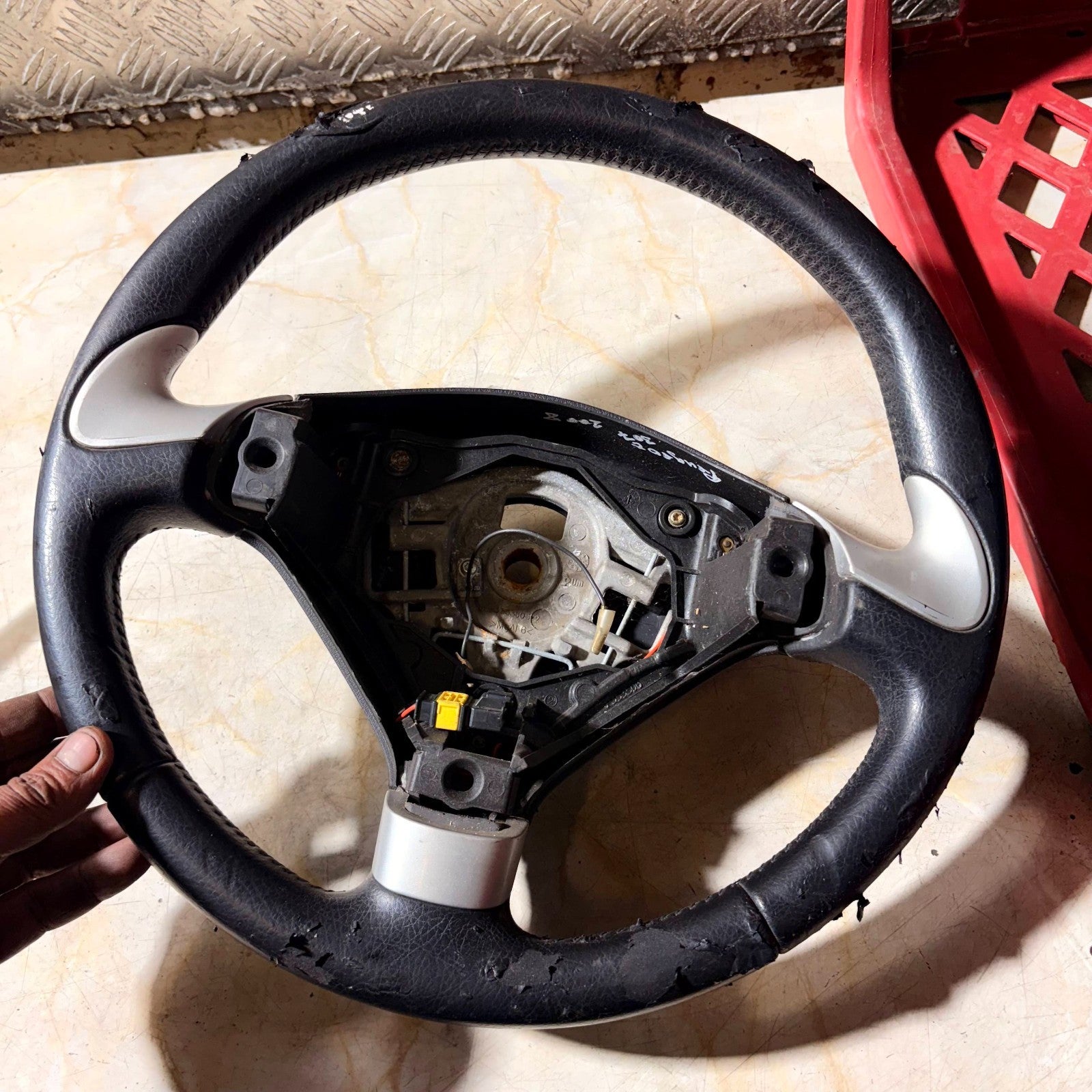 2008 Peugeot 307 Steering Wheel 3-Spoke Black/Silver SV-3503505 2 RHD