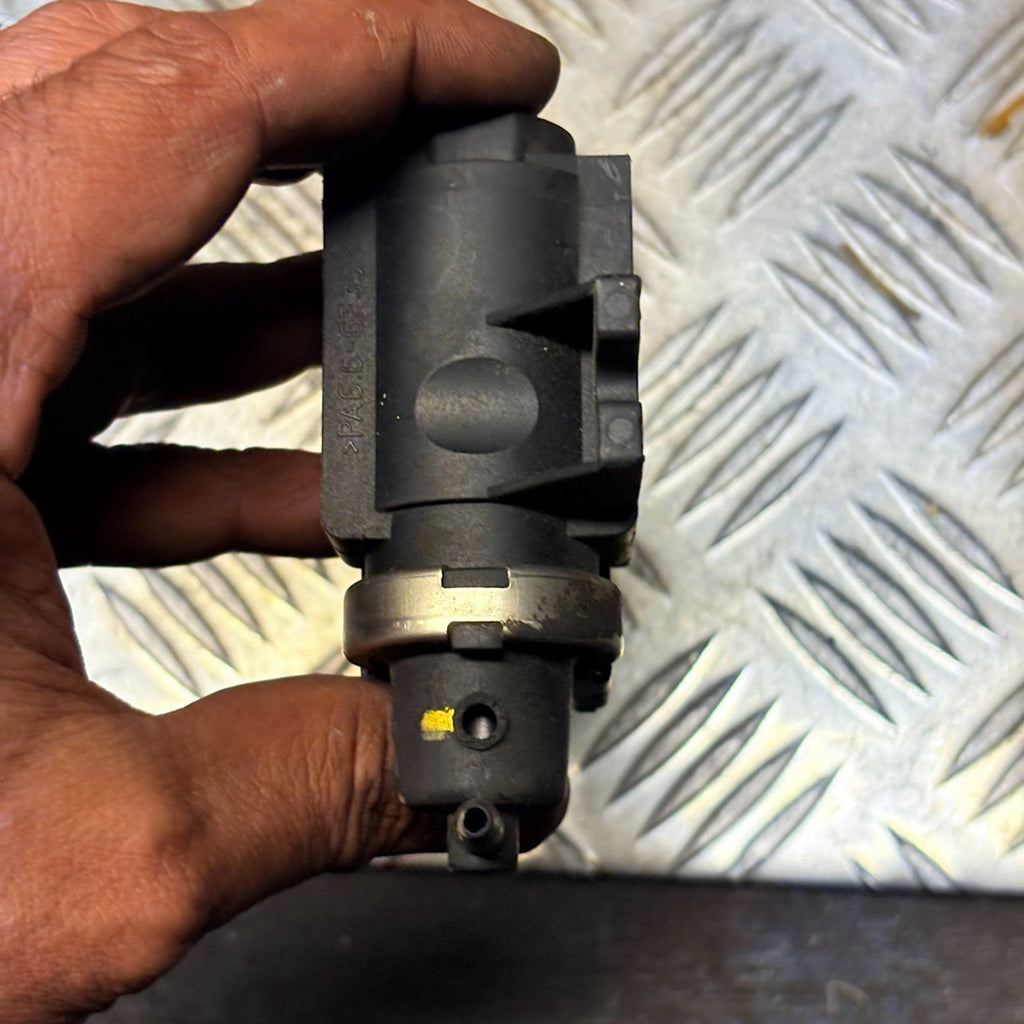 Kia Sorento 2.5 CRDi Solenoid Valve 2002-2006 103kW