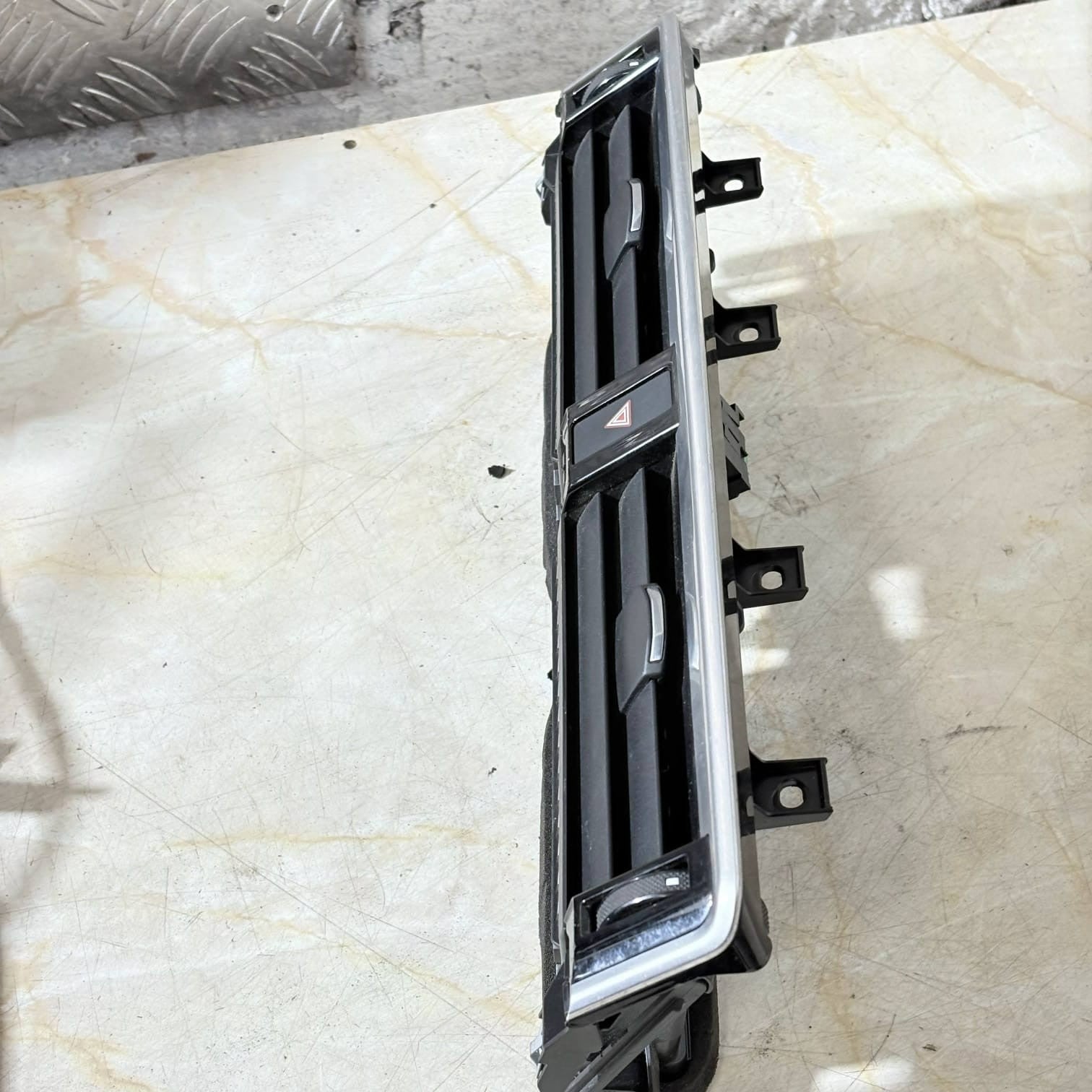 Range Rover Velar L560 2017-2023 Dash Air Vent Hazard J8A2-014L20-BC 11K656