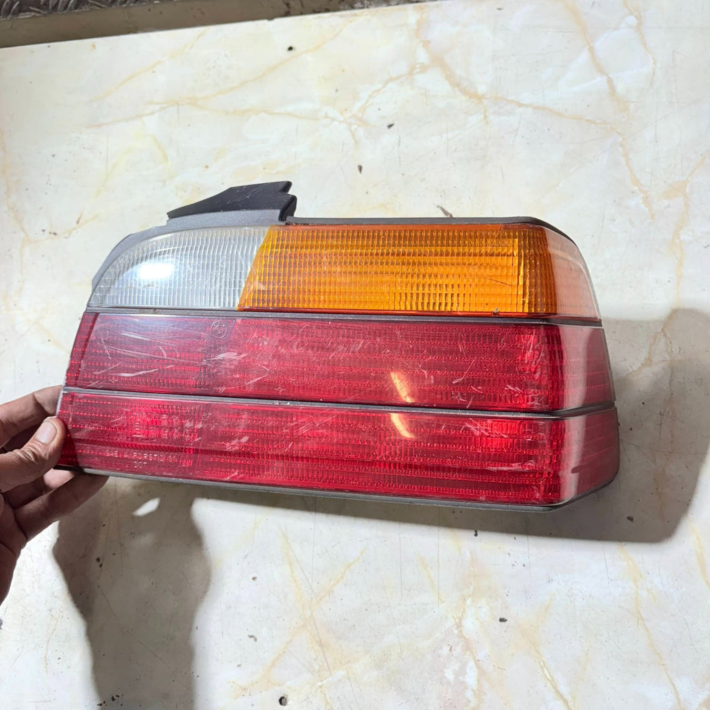 BMW E36 3 Series 320 Rear Right Tail Light Lamp 29548012