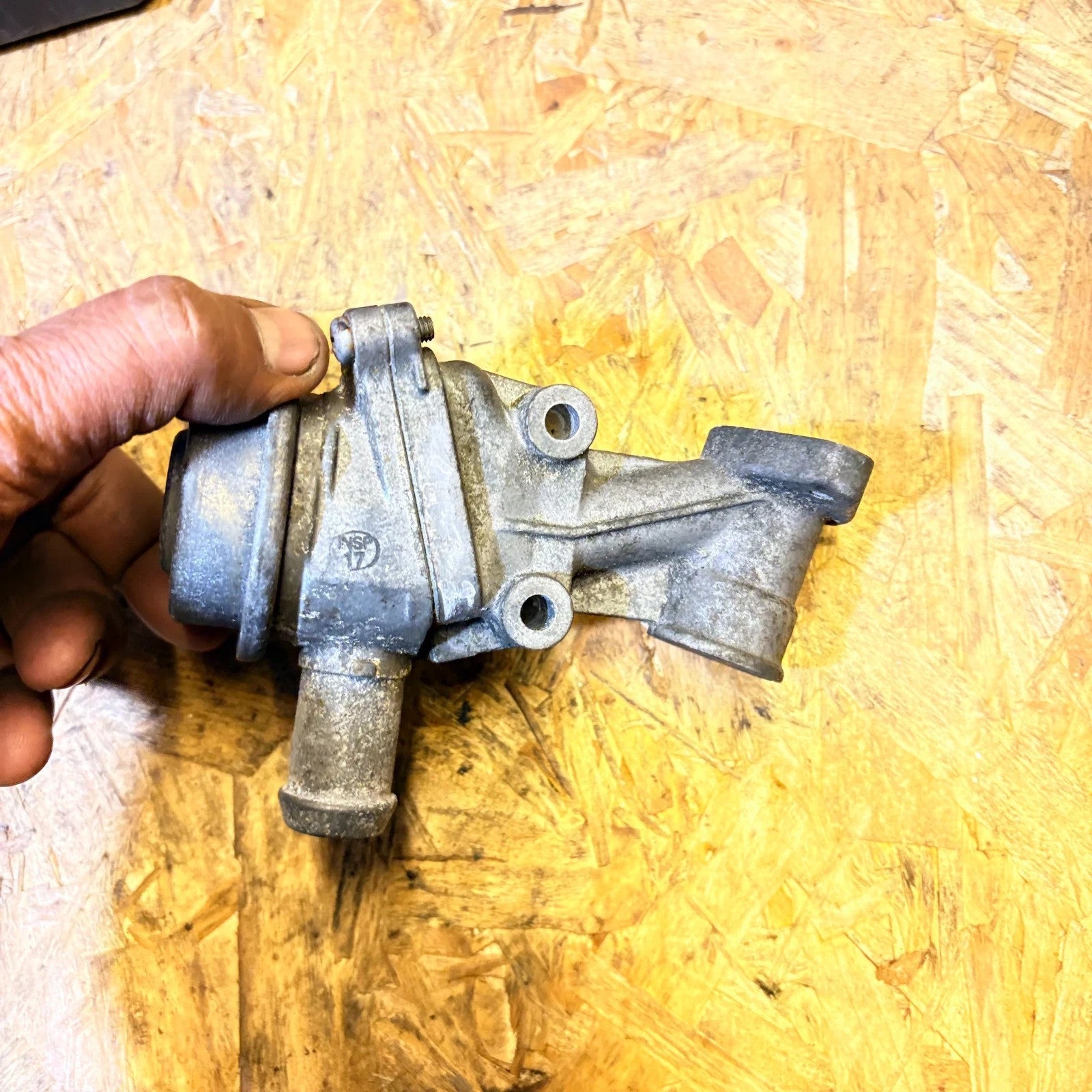 Mercedes C-Class W203 EGR Valve Exhaust Gas Recirculation Vacuum 2003