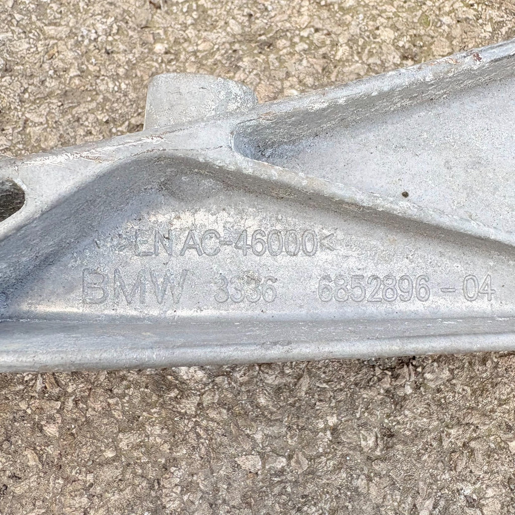 BMW Rear Differential/Diff Mount Bracket 3336 6852896