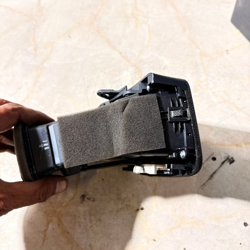 KIA RIO MK3 DASHBOARD AIR VENT LEFT PASSENGER SIDE 2011-2016 97480-1W000