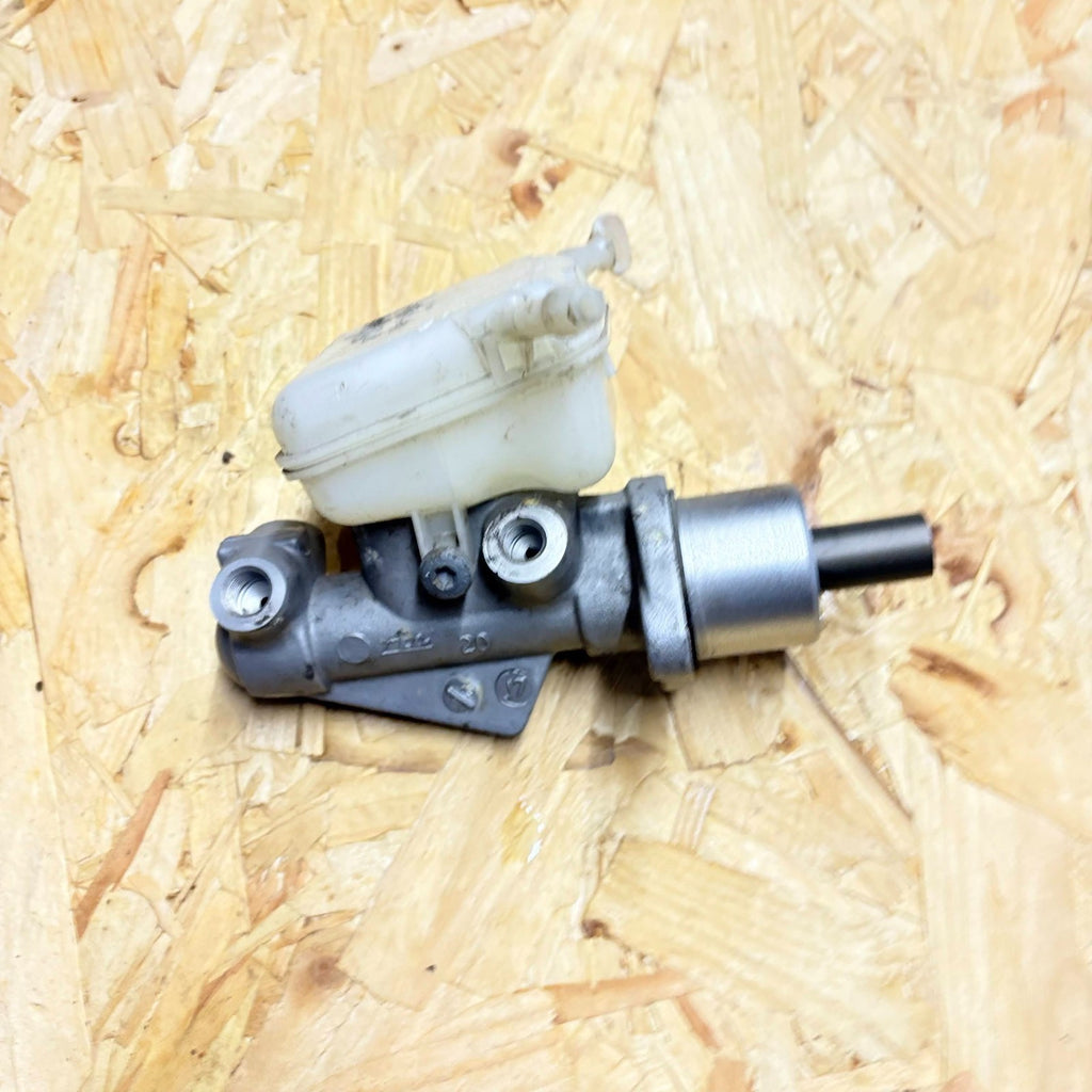 RENAULT TWINGO 2007-2008 BRAKE MASTER CYLINDER 8200479632