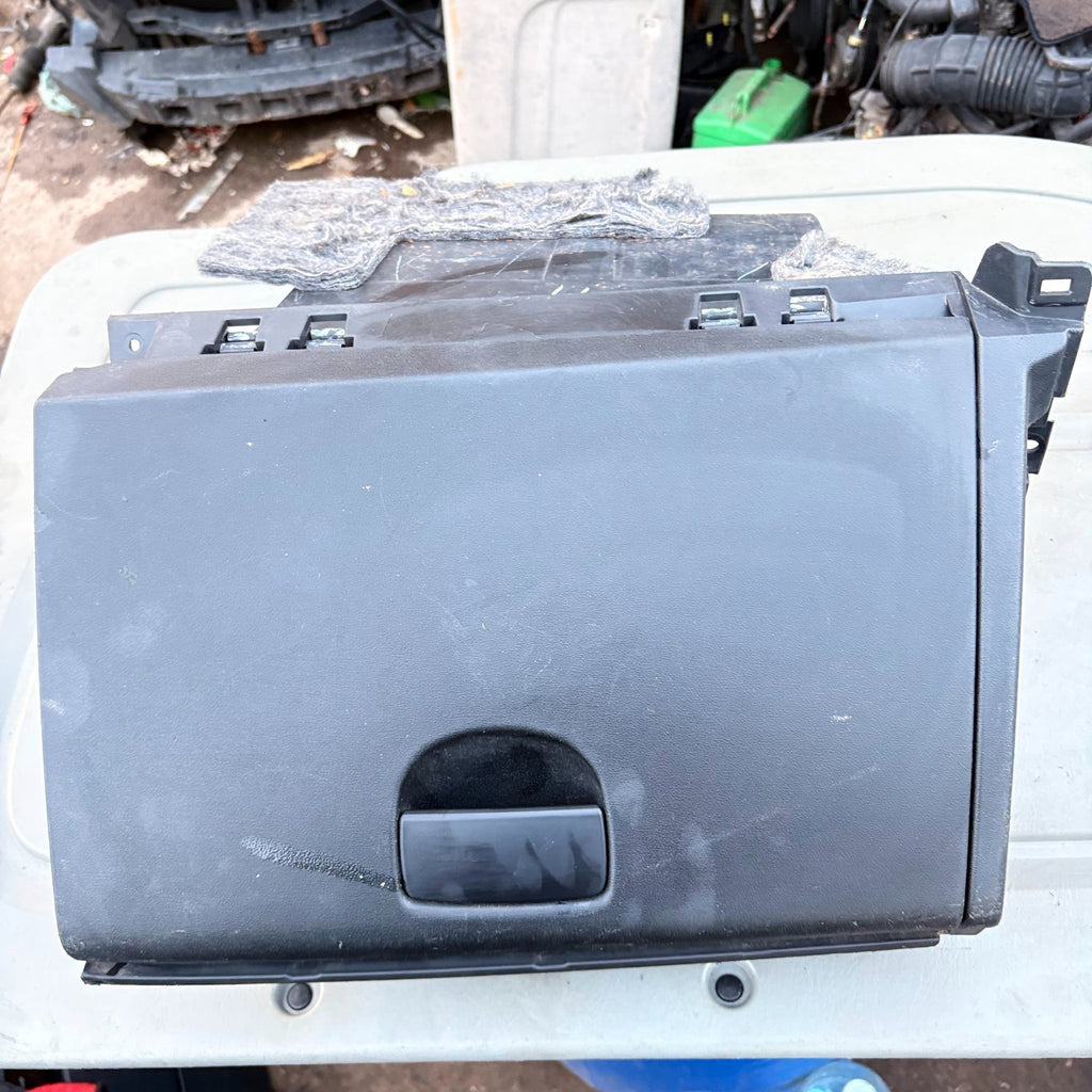 Hyundai i20 Mk1 PB/PBT Dashboard Glove Box Storage Compartment 84529-1J900 08-15