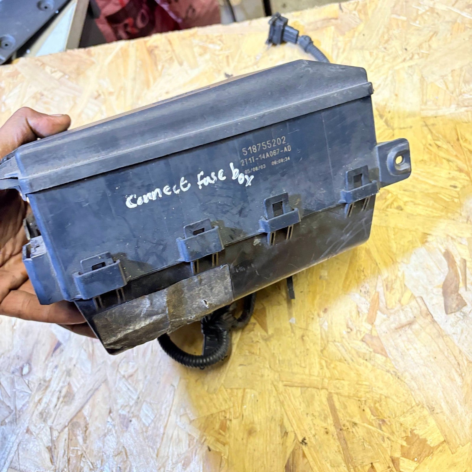 Ford Transit Connect MK1 Fuse Box Under Bonnet Relay Module 2T1T-14A067-AD 02-13
