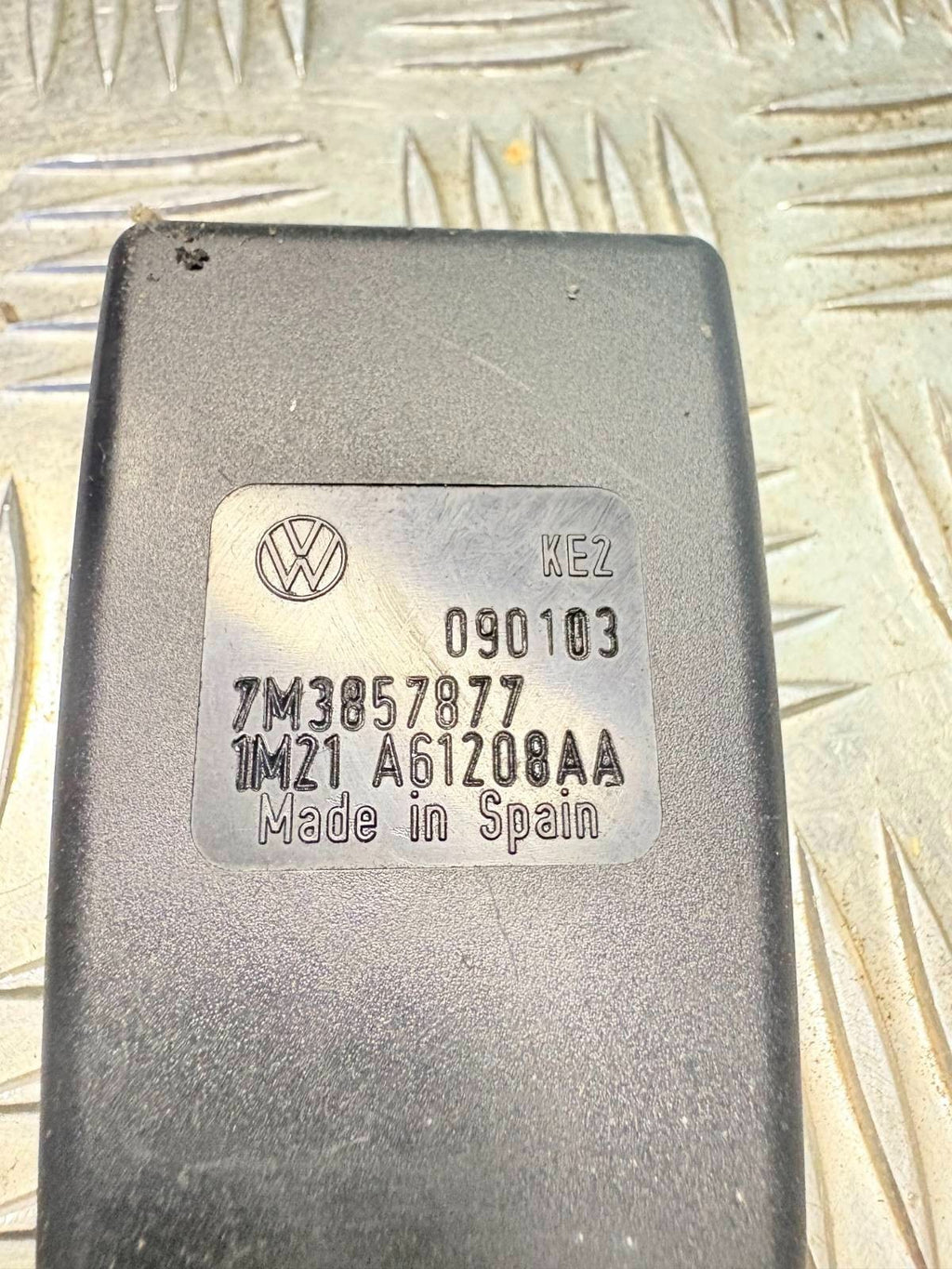 SEAT ALHAMBRA 2007 DRIVER SIDE FRONT SEAT BELT CLASP STALK 7M3857877B