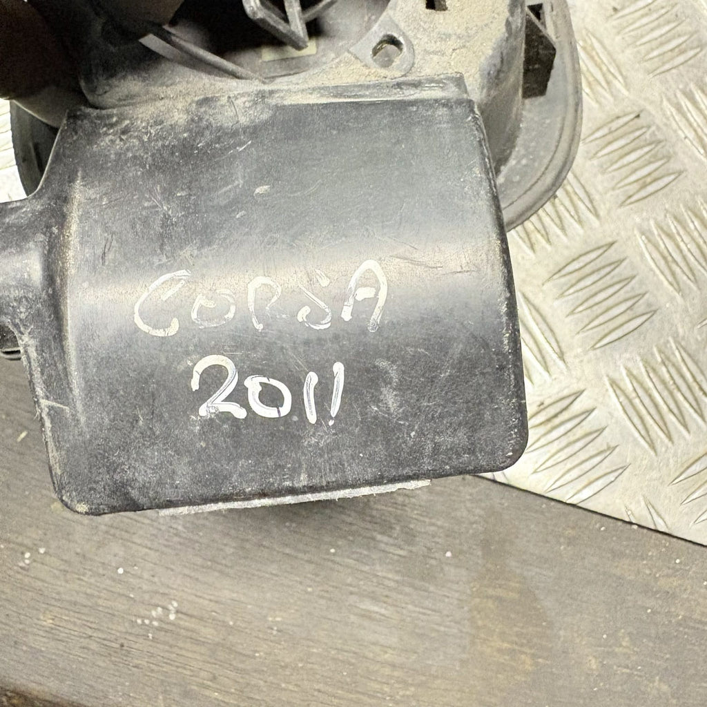 SPORTELLINO TAPPO CARBURANTE DACIA SANDERO 1.2 BENZINA 8200389403 2011