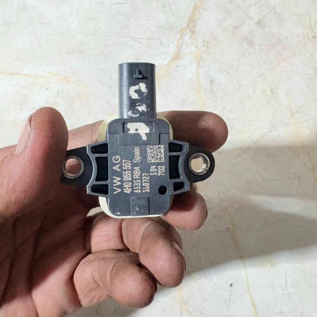 VW Polo Airbag Side Impact Crash Sensor Relay 4H0955557