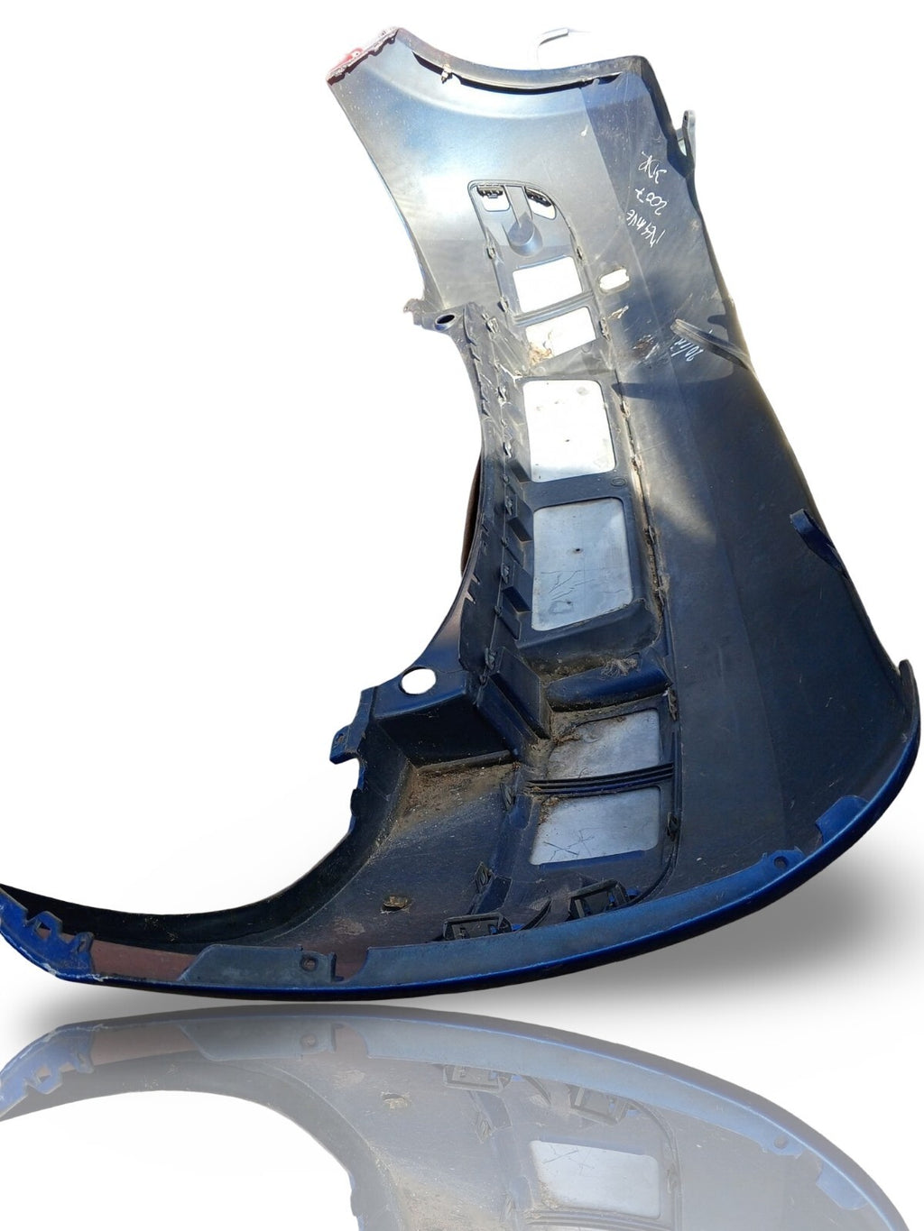 Renault Megane Dynamique 2004 MK2 Rear bumper in blue 5 Door