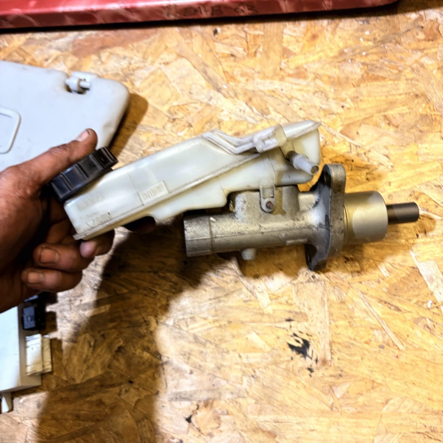 FORD KUGA BRAKE MASTER CYLINDER MK1 033508-91031