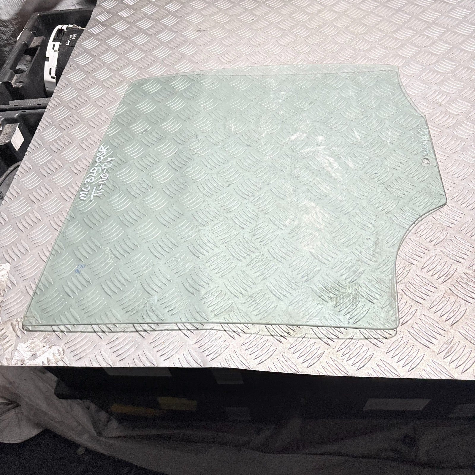 2006–2011 Mercedes ML320 W164 Right Rear Door Window Glass
