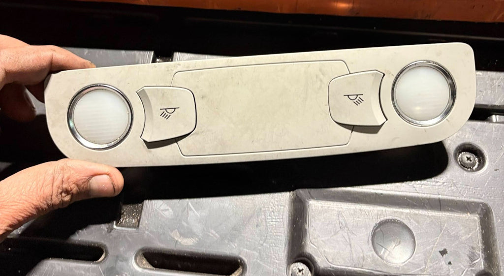 AUDI A6 2007 MIDDLE INTERIOR ROOF COURTESY LIGHT