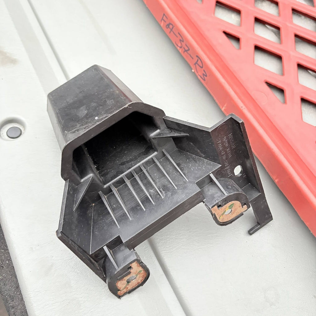 Nissan Juke F15 MK1 Centre Console Handle Bracket Trim 96990-1KE0A 2010-2019