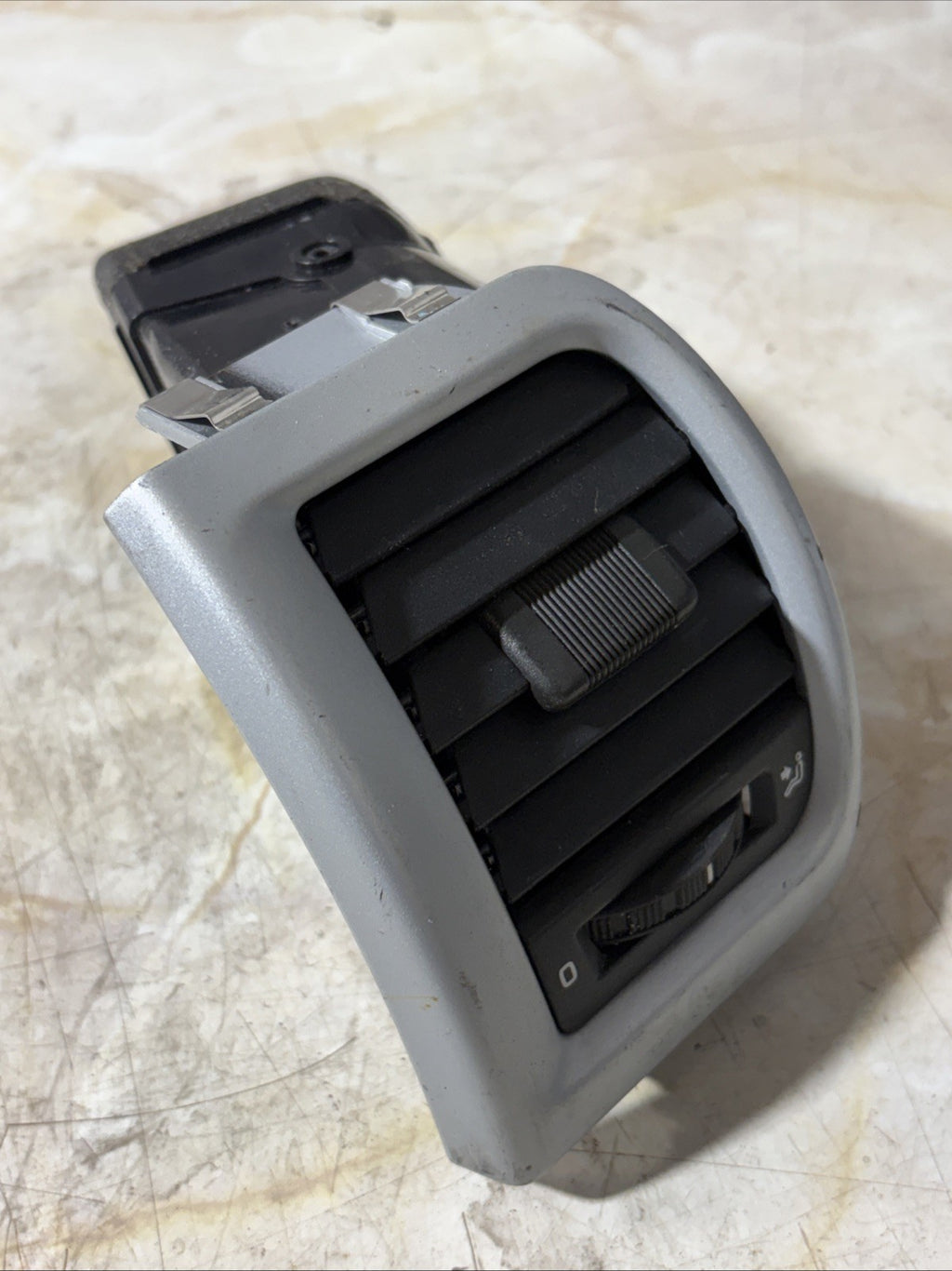 Skoda Fabia Mk2 FL 2009-2014 Passenger Left Dashboard Heater Air Vent 5J0819701