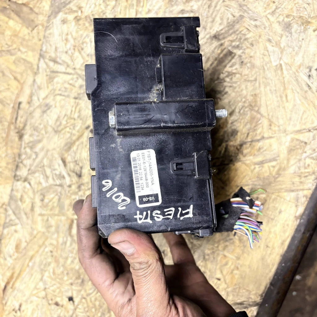 FORD Fiesta Mk7 2016 FUSE BOX F1BT-14A005-YNA