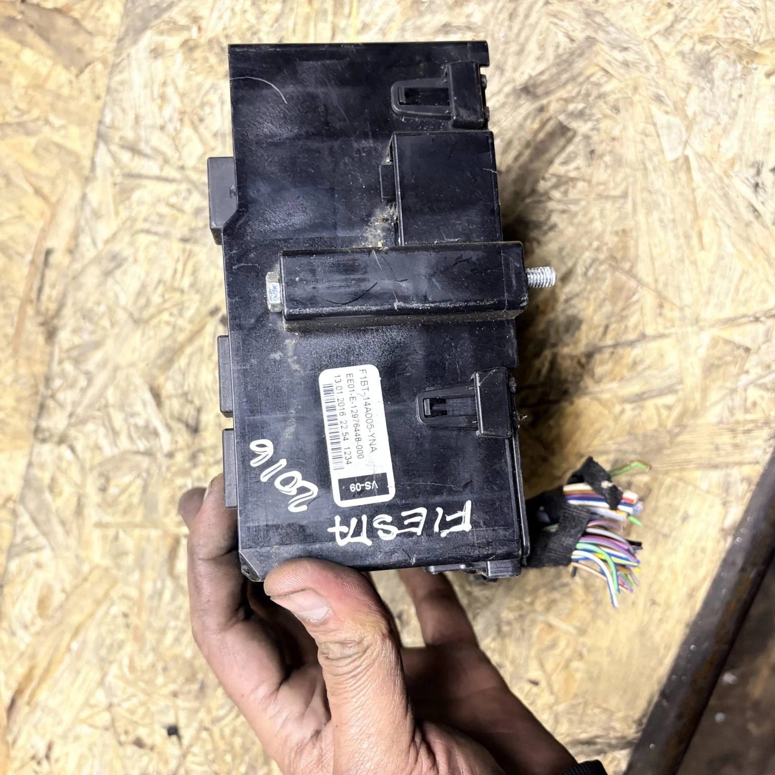 FORD Fiesta Mk7 2016 FUSE BOX F1BT-14A005-YNA